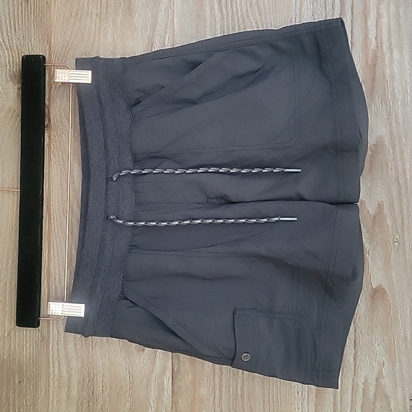 Columbia Dark Gray Shorts Size Small - Picture 1 of 6